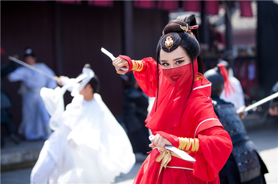 《极品家丁》赵悦童演绎妙玉坊花魁 化身蛇蝎女