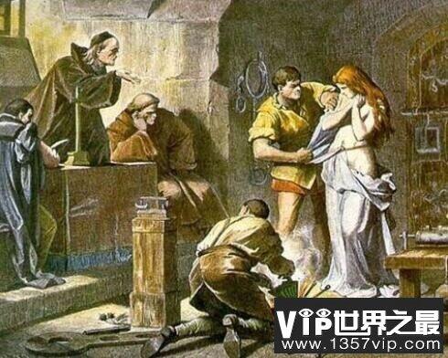 古代欧洲酷刑之女巫的椅子，椅子上布满铁钉（让人如坐针毡）