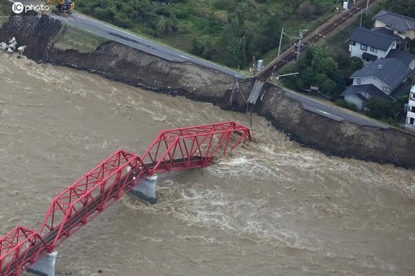 台风肆虐日本已致43伤,日本台风致33人死