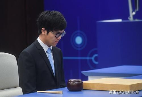 柯洁选修围棋课，网友：老师虽然下不过你，但可以挂你啊