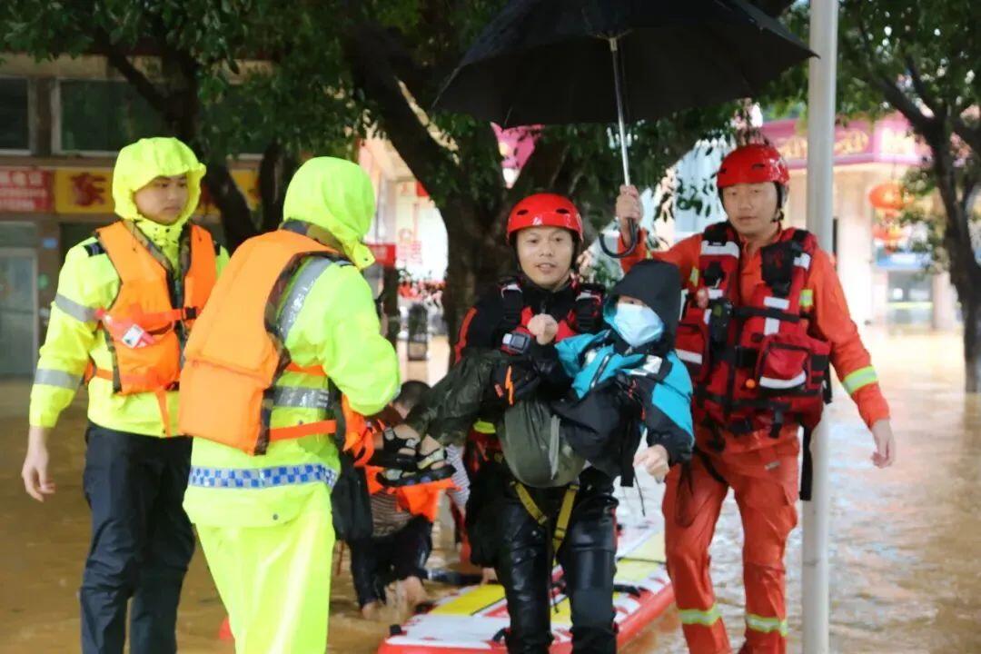 广东英德特大暴雨破纪录是怎么回事，关于广东特大暴雨打破纪录的新消息。