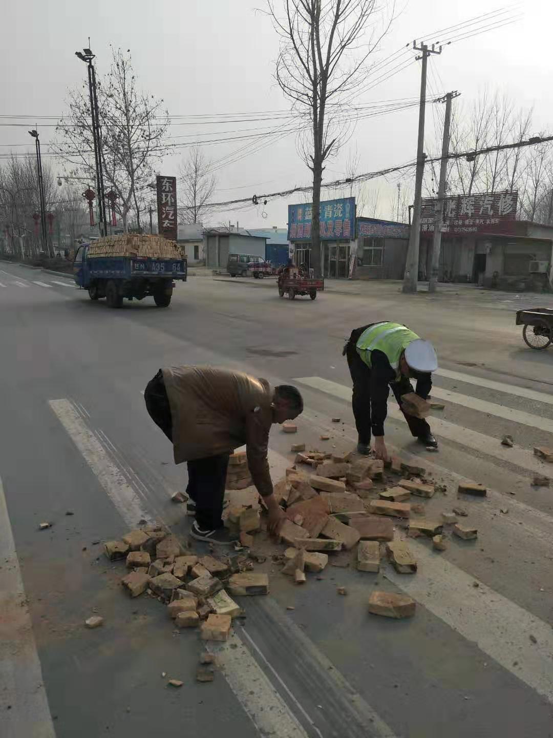 94年女生开货车拉砖 一天搬砖8000块是怎么回事，关于拉砖货车多少钱一台的新消息。