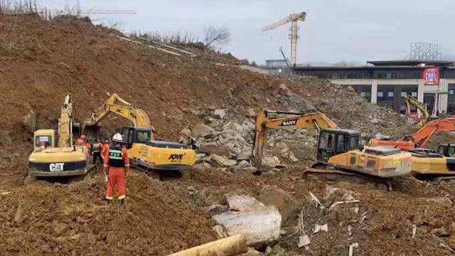 贵州工地滑坡被困者均找到 14人遇难 贵州毕节工地山体滑坡致14人遇难