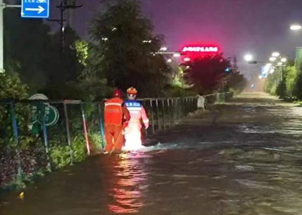 贵州黔东南多地出现突发洪水是怎么回事，关于贵州暴雨引发洪水的新消息。