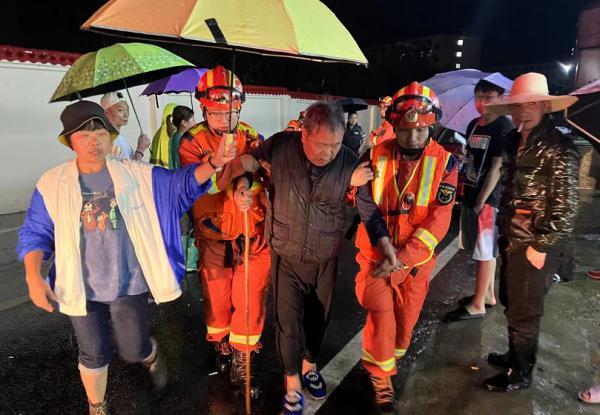 贵州黔东南多地出现突发洪水是怎么回事，关于贵州暴雨引发洪水的新消息。