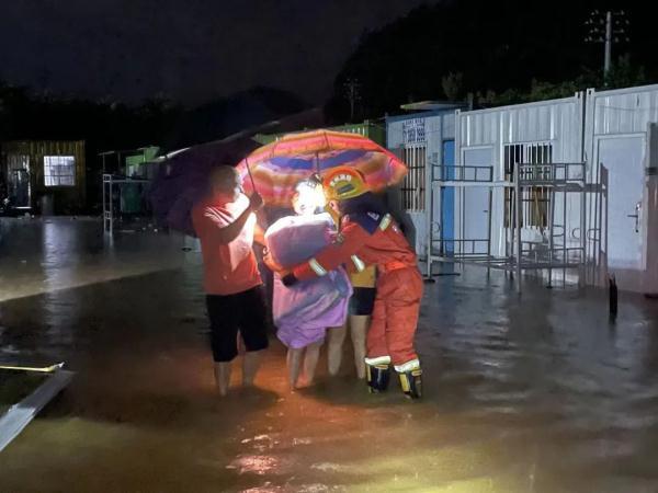 贵州黔东南多地出现突发洪水是怎么回事，关于贵州暴雨引发洪水的新消息。