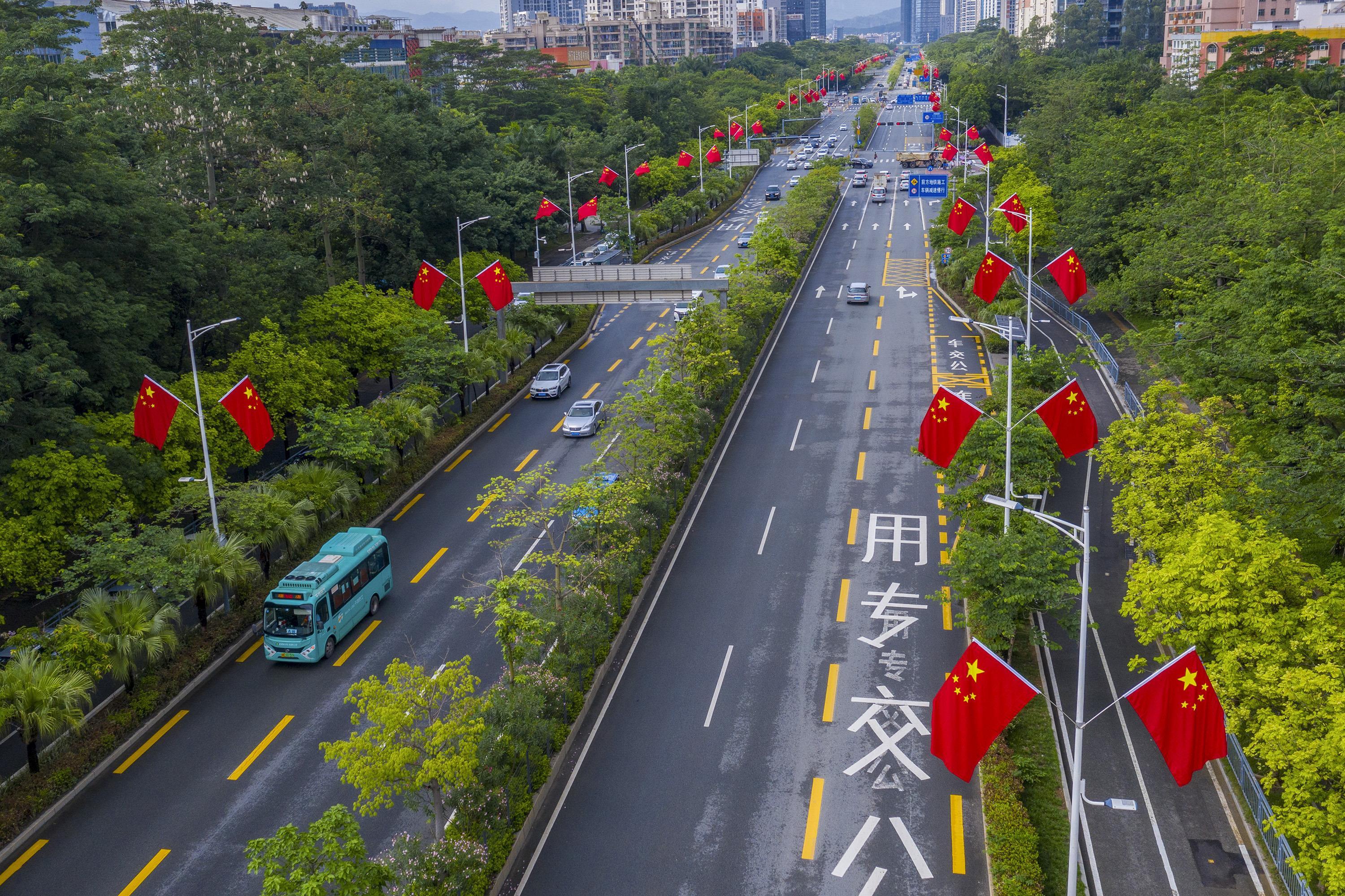 满城尽是中国红,深圳满城尽是中国红