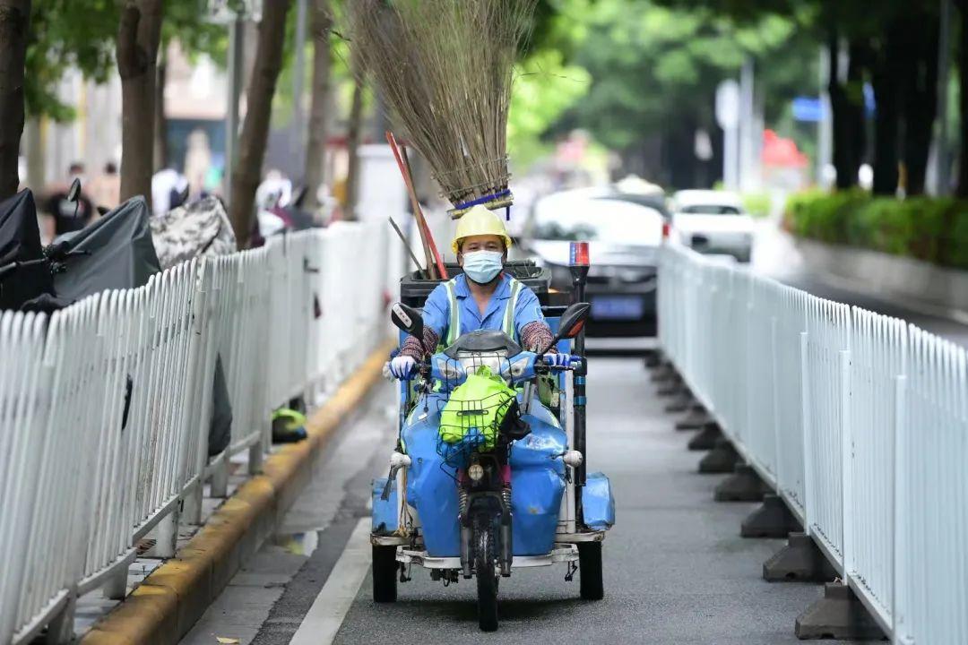 小学生捡到“十万元”组团交派出所,究竟是怎么一回事?