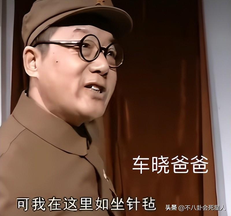 车晓发文悼念奶奶车毅,车晓和妈妈合影