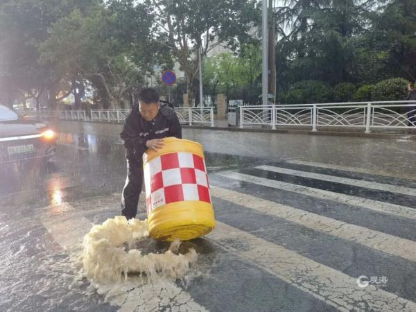 暴雨中的青岛力量是怎么回事，关于暴雨 青岛的新消息。