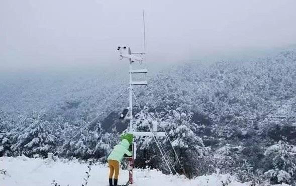 直击重庆、成都下雪,究竟是怎么一回事?