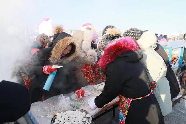 漠河千人泼水成冰是什么场面?漠河千人泼水成冰现场视频画面(图)