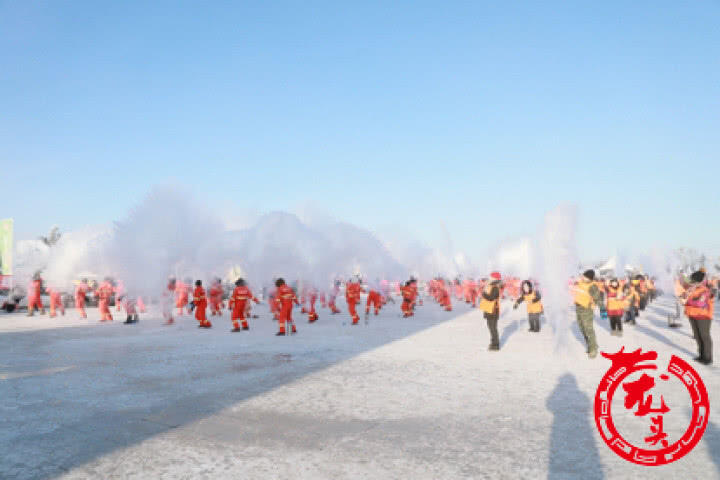 漠河千人泼水成冰是什么场面?漠河千人泼水成冰现场视频画面(图)