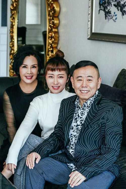 潘长江高颜值老婆照片