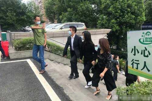 谭松韵母亲车祸肇事者是同学