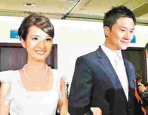 林依晨男友林于超上演浪漫求婚 项链代戒指预计明年结婚