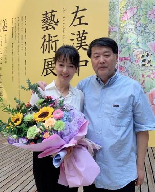 无性婚姻 左小青与大20岁老公离婚 被扒出身后的男人不止一个