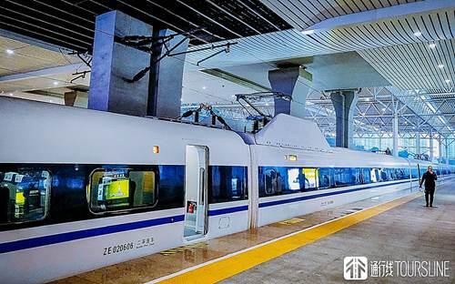 通行线 CRH380AN上线投运 它背后的故事 是中国高铁的又一个里程碑