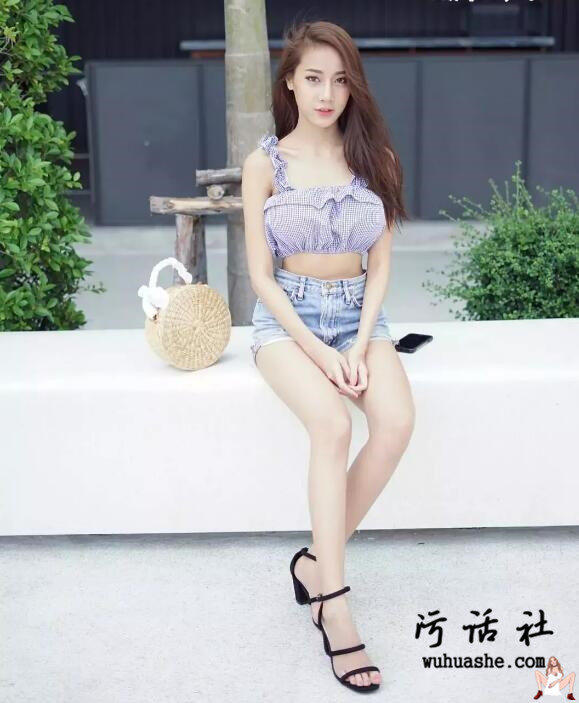 【妹子图】泰国魔鬼身材女神丨Pichana Yoosuk