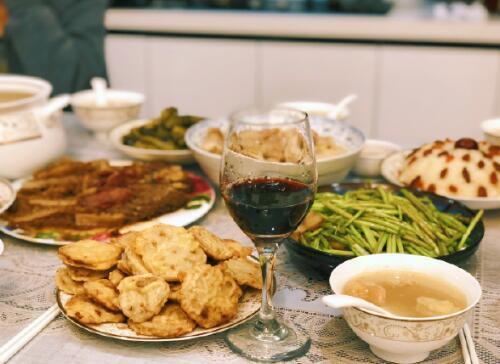 在年夜饭面前，我年年自卑