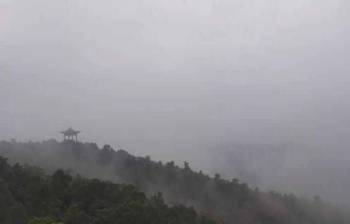 霍山夜雨时