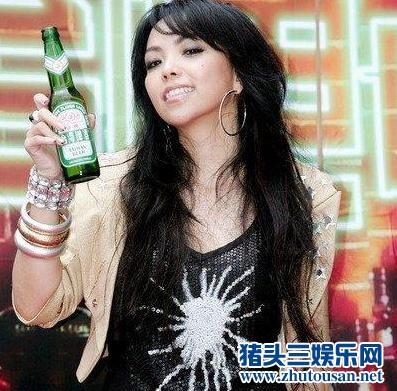 赵薇衔酒桌上喝趴男人的10大霸气女星（图）