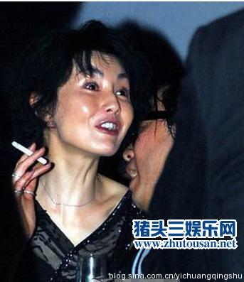 女神去了哪儿！张曼玉近照身材暴瘦似柴火棍不忍直视