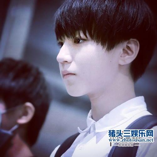 TFboys王俊凯女朋友李佳宁是谁 王俊凯微博转发破吉尼斯纪录