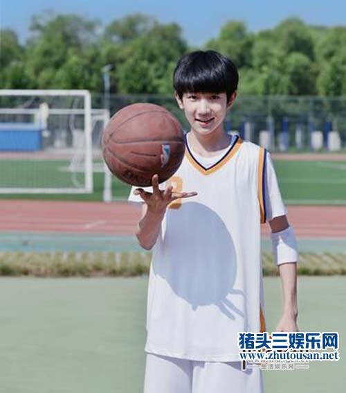 TFBOYS剩下的盛夏MV排舞视频曝光 雪糕老师编舞周董称赞