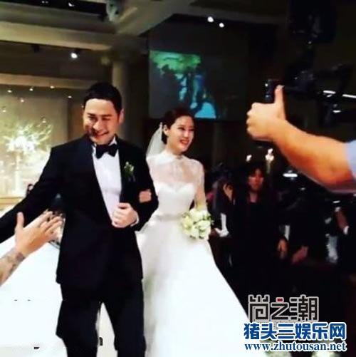 金希澈自曝想结婚 参加婚礼晒与李准基合照