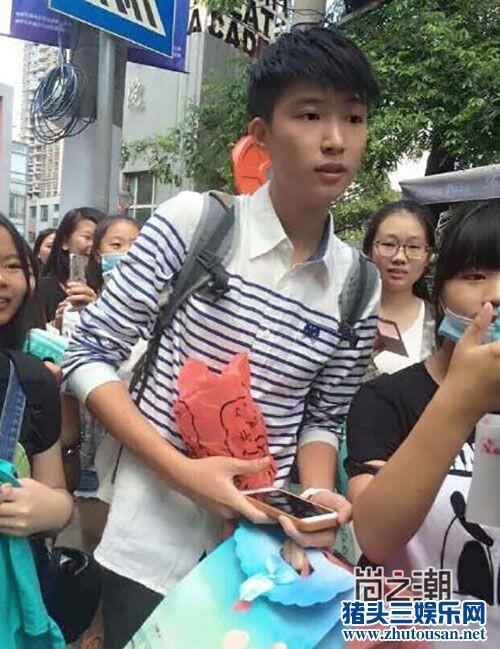 RTA左溢加盟一年级大学季 小少年变美男子引人期待