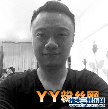 32江苏小伙吴晨嘉砸车救人获网友点赞 吴晨嘉照片资料老婆是谁