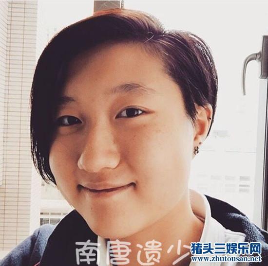 曝成龙16岁私生女近照笑容阳光撞脸房祖名（组图）