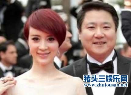 于冬前妻臧黎璐是会计为人如何？ 于冬现任老婆金巧巧是演员 于冬个人资料及家庭背景