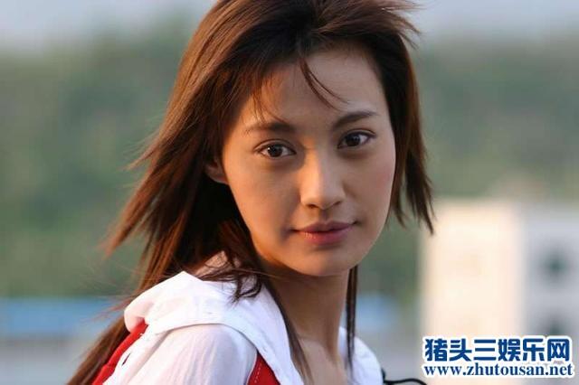 杨雪的戏你肯定看过出道16年0绯闻 当红时嫁人生女夫丑孩萌