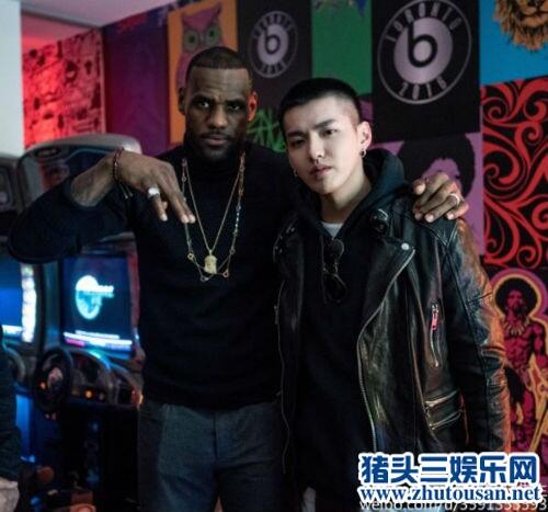 吴亦凡亲生父亲是李开明? 吴亦凡父母背景是做什么的为什么离婚遭扒