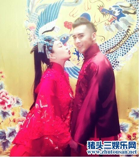 钟丽缇张伦硕拍京剧婚纱照 钟丽缇张伦硕婚纱照另类中国风画风独特