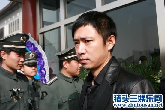 黄晓明初恋女友李钰是怎么死的为什么得淋巴癌？ 李钰和汪雨是什么关系？