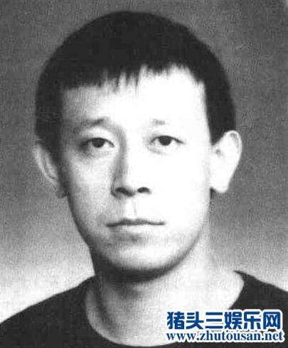 姜文10岁儿子姜太郎跟姜文小时候长太像 网友直呼：姜文基因好强大