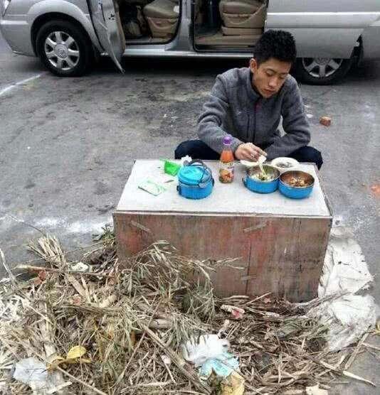 [多图预警]张一山本人都不忍直视的各种激情照腹肌照 一张比一张辣眼睛