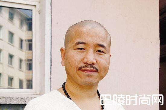 王小利的前妻是谁 王小利为什么与前任离婚