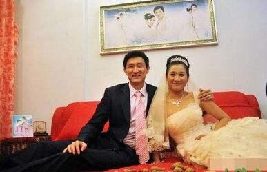 杜锋与妻子结婚照图 杜锋退役仪式名单