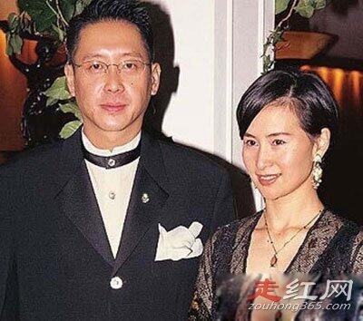 何超琼许晋亨什么时候离的婚 世纪婚礼为什么分手