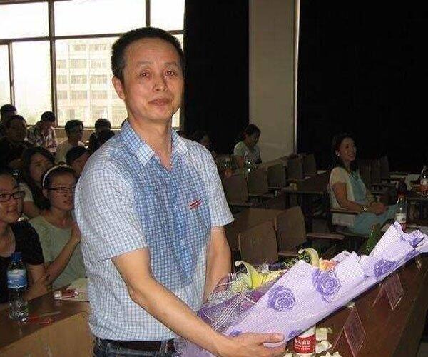 章泽天父亲是南京首富 不依附刘强东依然是个出色的女人